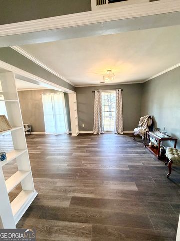 221 S College Street, Metter, GA 30439