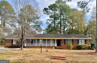 221 S College Street, Metter, GA 30439