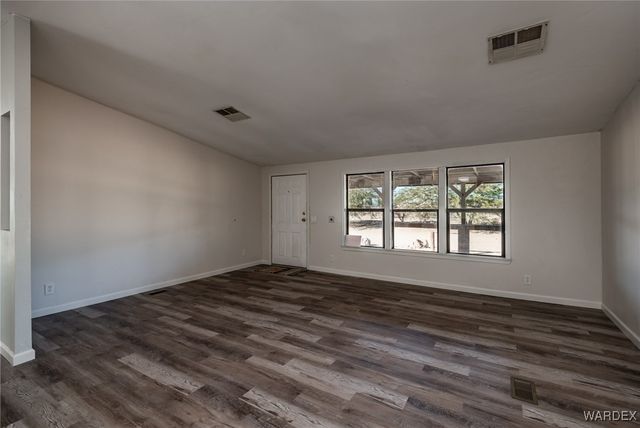 5076 W Roundup Drive, Golden Valley, AZ 86413