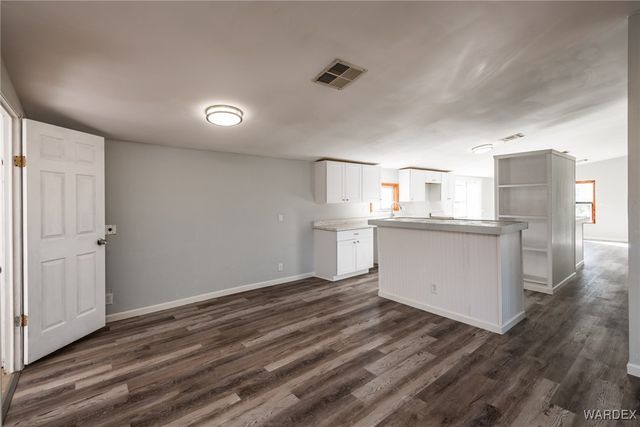 5076 W Roundup Drive, Golden Valley, AZ 86413