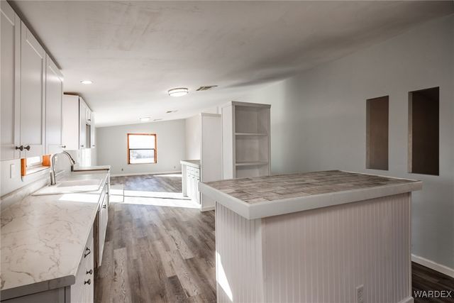 5076 W Roundup Drive, Golden Valley, AZ 86413