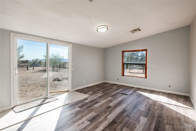 5076 W Roundup Drive, Golden Valley, AZ 86413