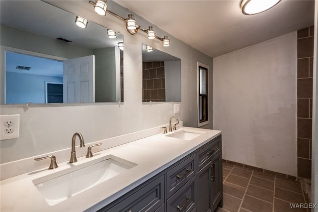 5076 W Roundup Drive, Golden Valley, AZ 86413