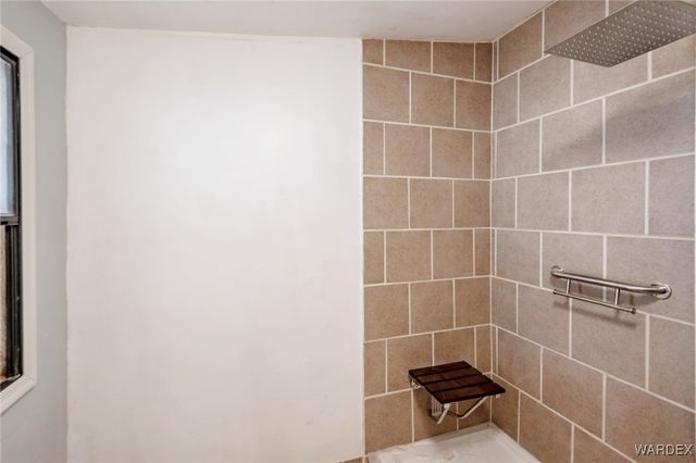 5076 W Roundup Drive, Golden Valley, AZ 86413