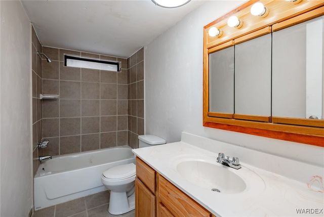 5076 W Roundup Drive, Golden Valley, AZ 86413