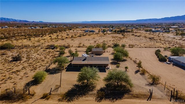 5076 W Roundup Drive, Golden Valley, AZ 86413