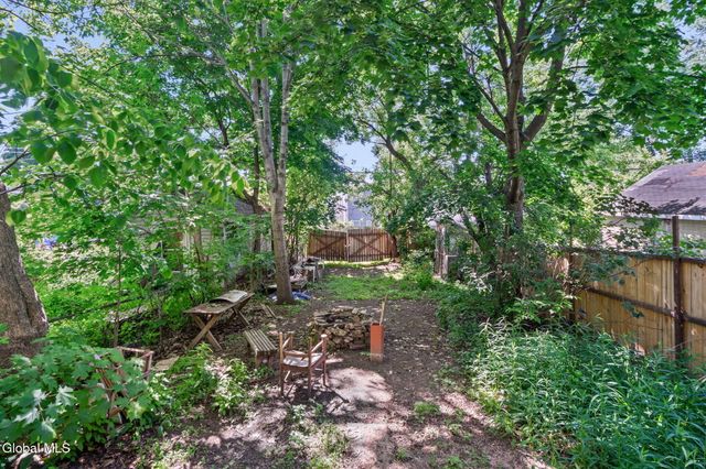 865 4th Avenue, Troy, NY 12182
