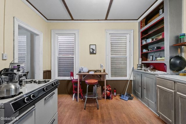 865 4th Avenue, Troy, NY 12182