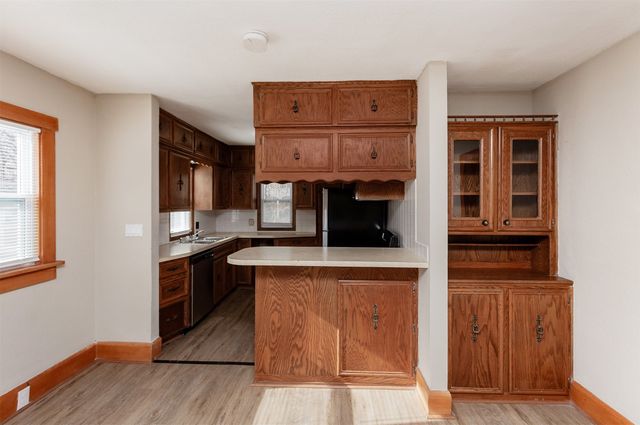 2004 E 33rd Street, Des Moines, IA 50317