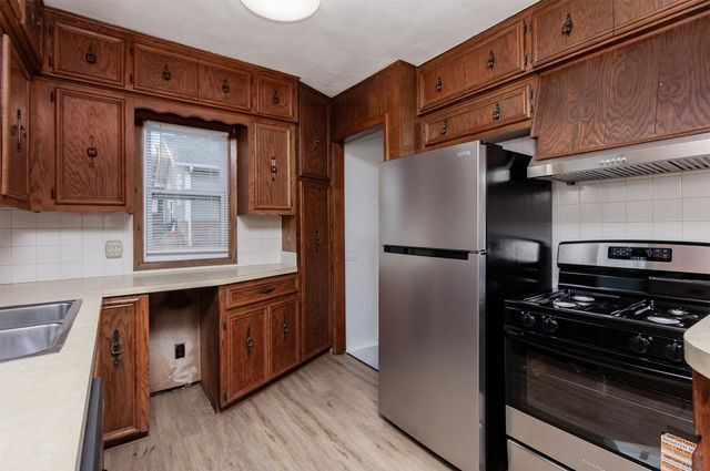 2004 E 33rd Street, Des Moines, IA 50317