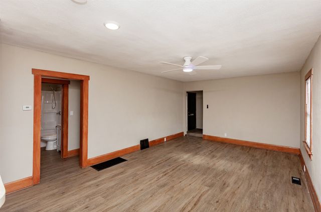 2004 E 33rd Street, Des Moines, IA 50317