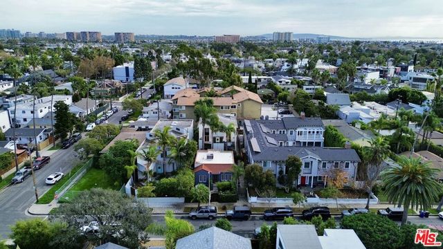 558 San Juan Avenue, Venice, CA 90291