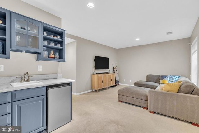 7 ARELL CT, Alexandria, VA 22304