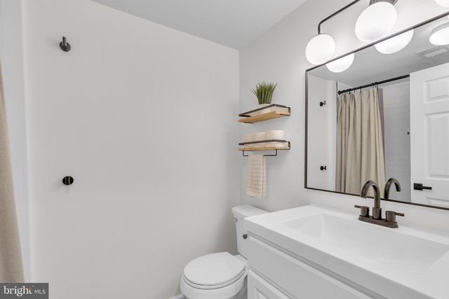 7 ARELL CT, Alexandria, VA 22304