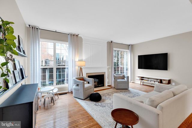 7 ARELL CT, Alexandria, VA 22304