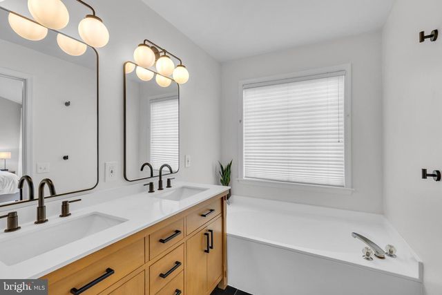 7 ARELL CT, Alexandria, VA 22304