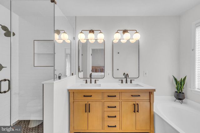 7 ARELL CT, Alexandria, VA 22304