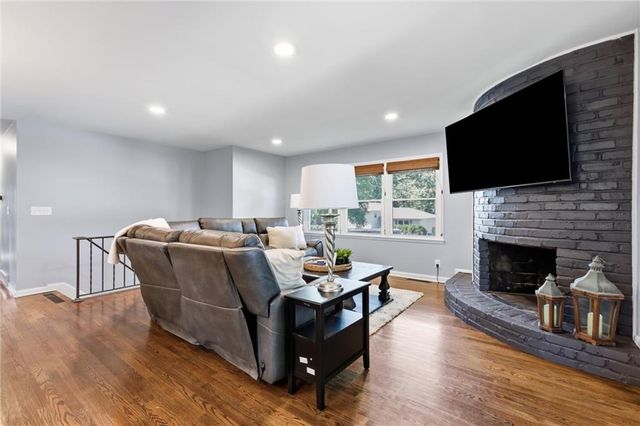 10014 Moody Park Drive, Overland Park, KS 66212