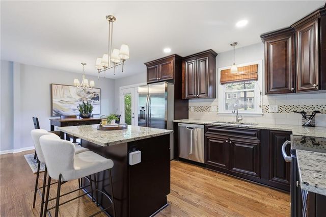 10014 Moody Park Drive, Overland Park, KS 66212