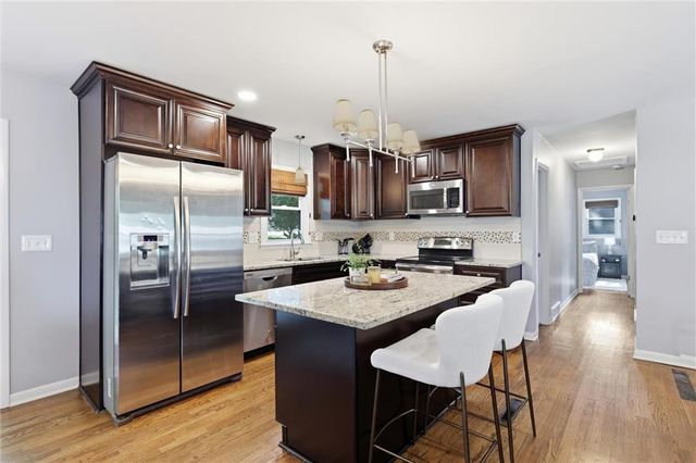 10014 Moody Park Drive, Overland Park, KS 66212