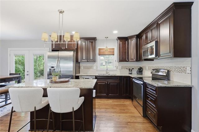 10014 Moody Park Drive, Overland Park, KS 66212