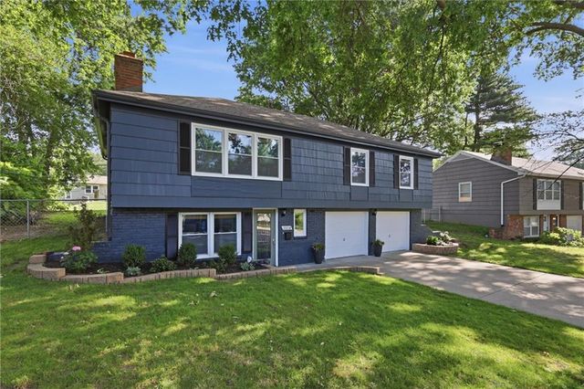 10014 Moody Park Drive, Overland Park, KS 66212
