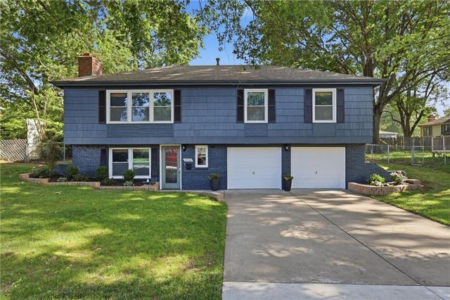 10014 Moody Park Drive, Overland Park, KS 66212