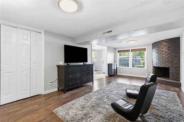 10014 Moody Park Drive, Overland Park, KS 66212