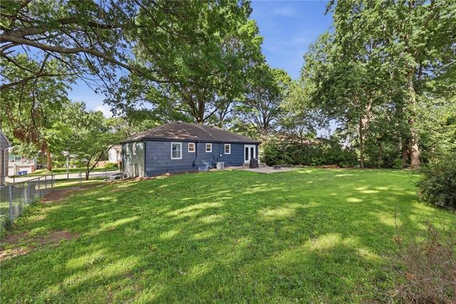 10014 Moody Park Drive, Overland Park, KS 66212