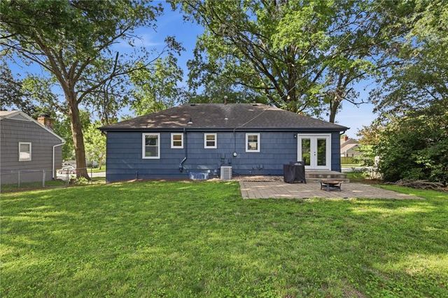 10014 Moody Park Drive, Overland Park, KS 66212