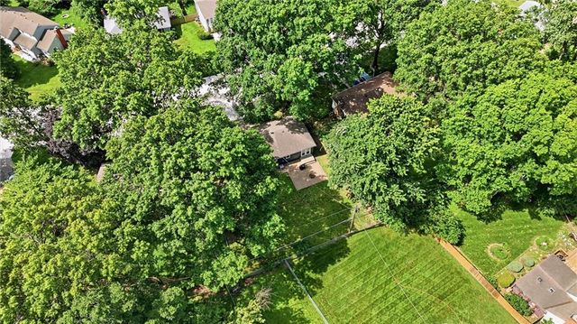 10014 Moody Park Drive, Overland Park, KS 66212