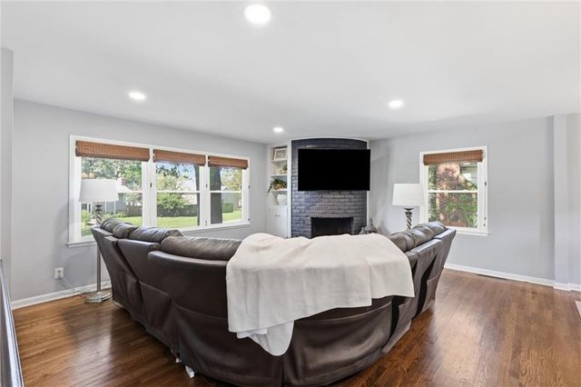 10014 Moody Park Drive, Overland Park, KS 66212