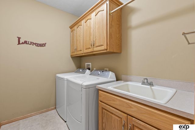 9430 Granville Parkway, La Vista, NE 68128