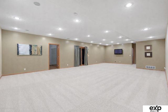 9430 Granville Parkway, La Vista, NE 68128