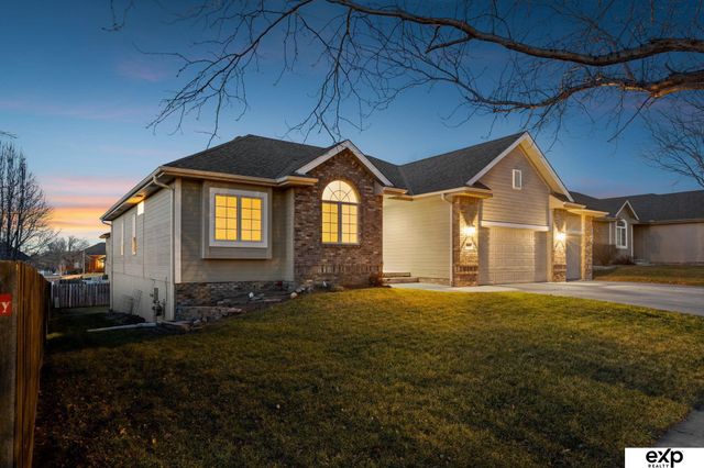 9430 Granville Parkway, La Vista, NE 68128