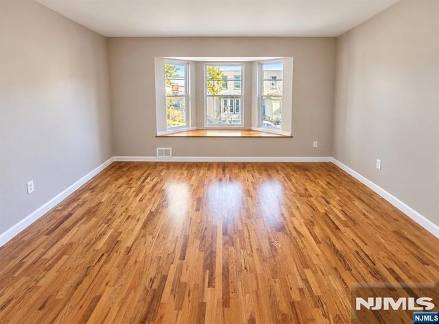 80 Cutler Street, Newark, NJ 07104
