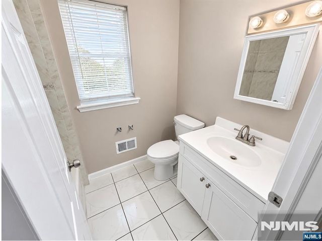 80 Cutler Street, Newark, NJ 07104