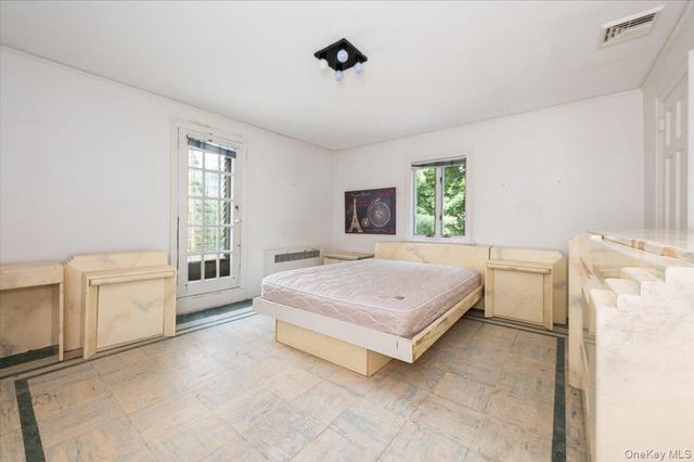 1 Parkside Drive, Great Neck, NY 11021