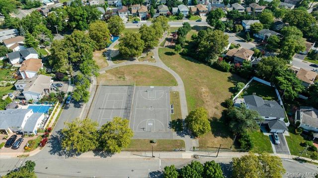 1 Parkside Drive, Great Neck, NY 11021