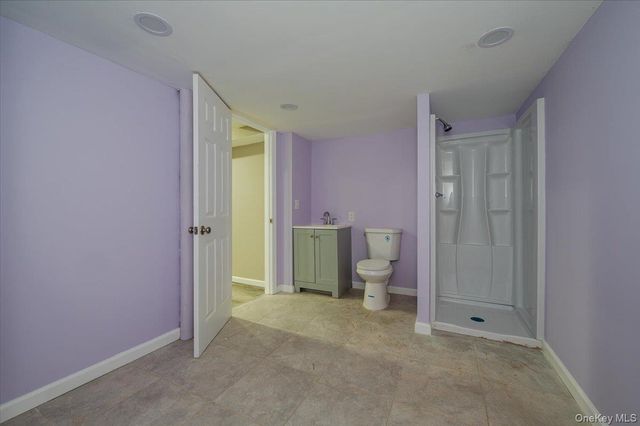 1 Parkside Drive, Great Neck, NY 11021