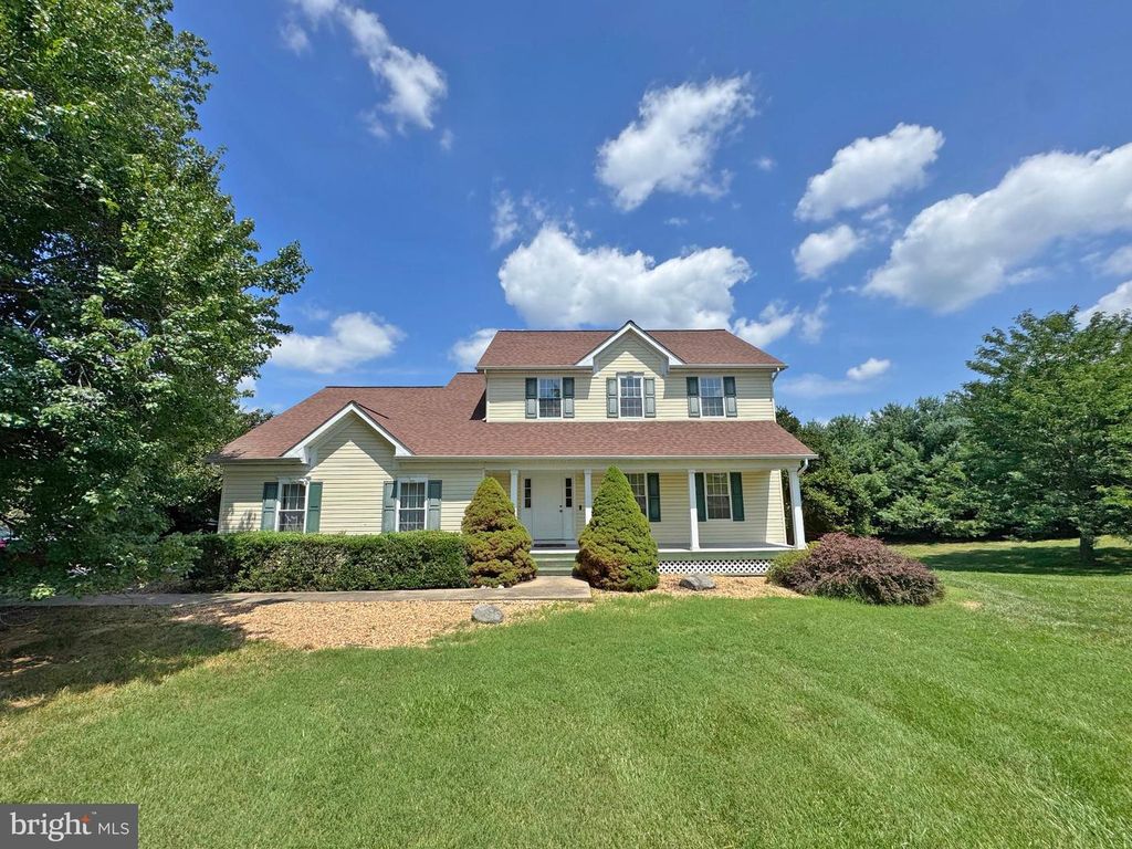 18 DEVONSHIRE DR, Charles Town, WV 25414