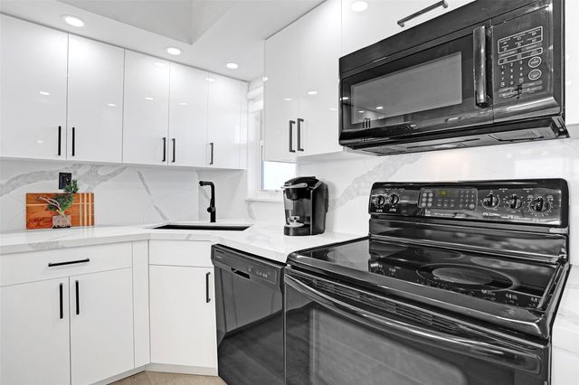 8900 Washington Blvd PH11, Hollywood, FL 33025