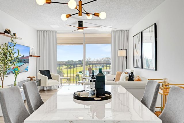 8900 Washington Blvd PH11, Hollywood, FL 33025