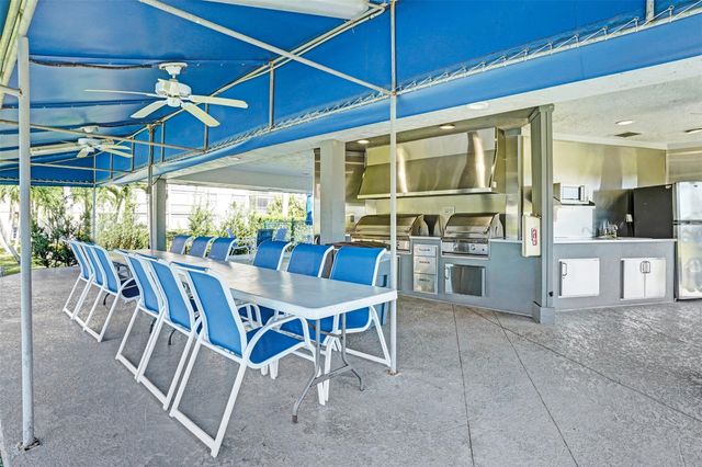 8900 Washington Blvd PH11, Hollywood, FL 33025