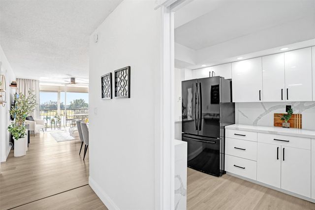 8900 Washington Blvd PH11, Hollywood, FL 33025