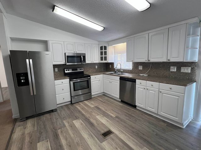 904 Cox Ferry Circle, Conway, SC 29526