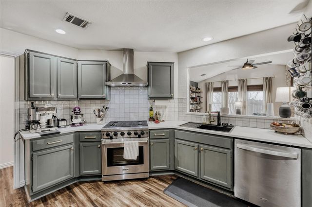 916 Great Britain BLVD, Austin, TX 78748