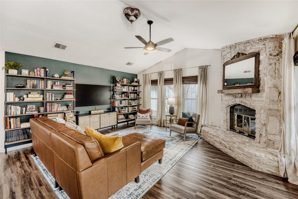 916 Great Britain BLVD, Austin, TX 78748