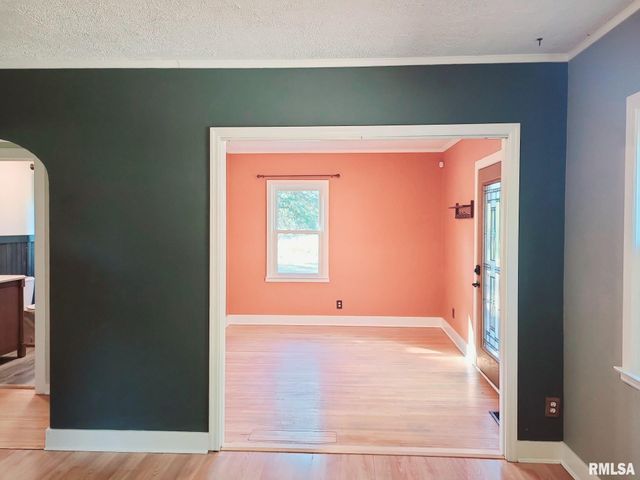 7021 W SOUTHPORT Road, Peoria, IL 61615