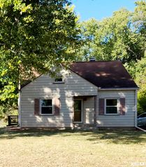 7021 W SOUTHPORT Road, Peoria, IL 61615